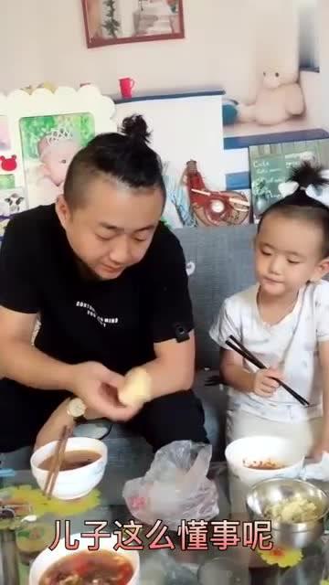 父亲吃儿子剩瓜,传承与珍惜的温馨故事