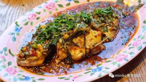 成都天府吃瓜,瓜果飘香，品味夏日悠闲生活