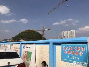 塔吊女司机吃瓜