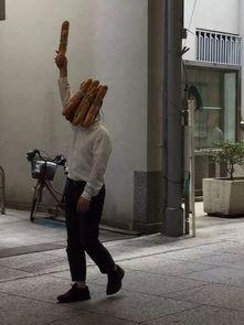 街头吃瓜女孩,揭秘都市生活百态 第3张 街头吃瓜女孩,揭秘都市生活百态 第3张